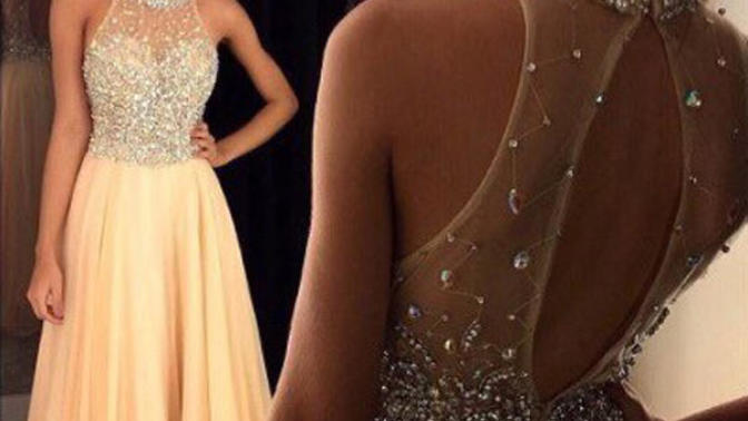 Which is the best dress for senior prom👗?