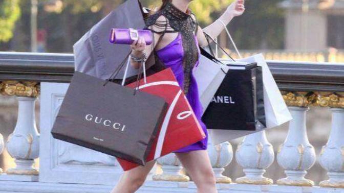 Do women get jealous by seeing other men spending more money on their girlfriends than their boyfriend does?