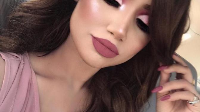 Guys, how do you feel about girls with Instagram makeup?