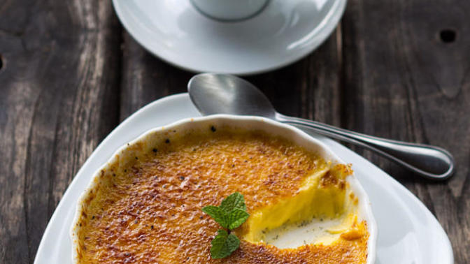 Tiramisu vs Crème brûlée: Which do you prefer?