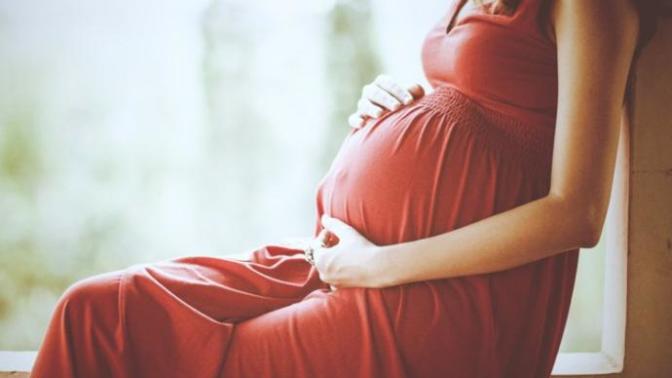 I’m pregnant. How should I tell my boyfriend and what if he freaks out?