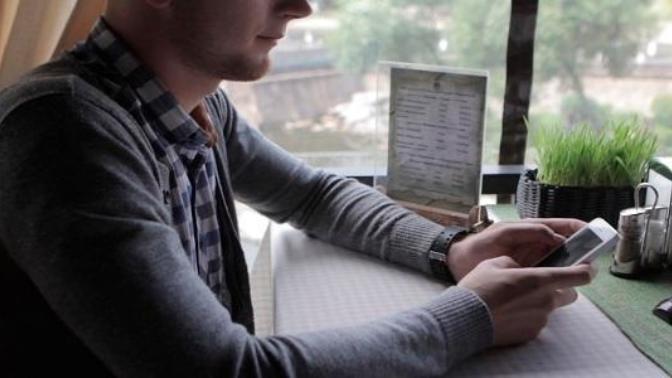 My boyfriend hasn't deleted his online dating profiles, what should I do?