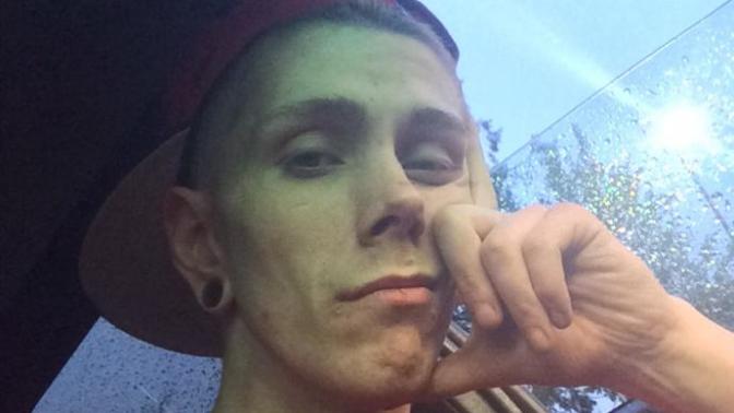 Hot? cute? ugly? average? or sexy? girls, rate my pic, 1 - 10!;)?