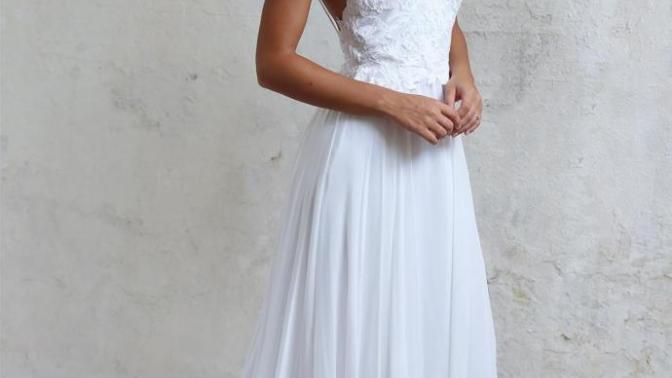 Do you like this simple wedding dress?
