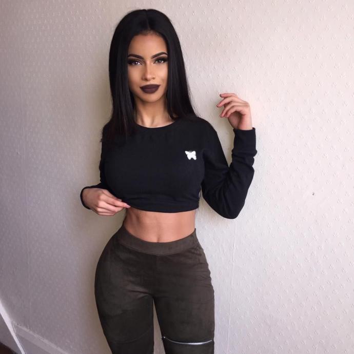 Guys, do like skinny or slim thick girls?