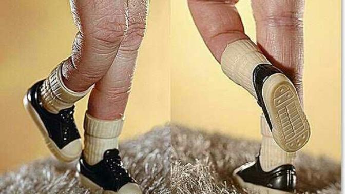 Would you rather have legs as long as your fingers, or fingers as long as your legs?