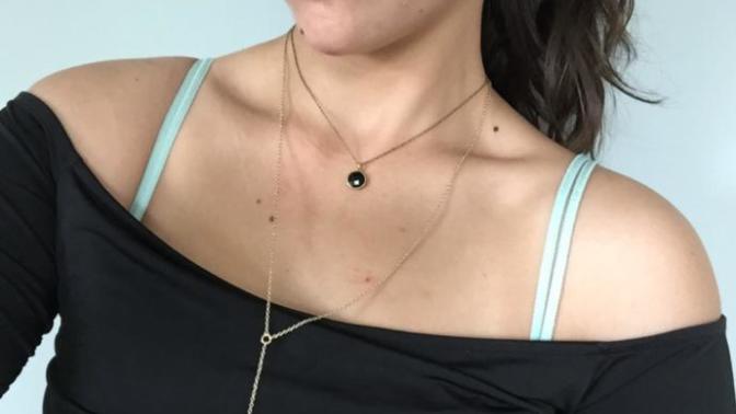 Girls, Is displaying bra straps considered distasteful?
