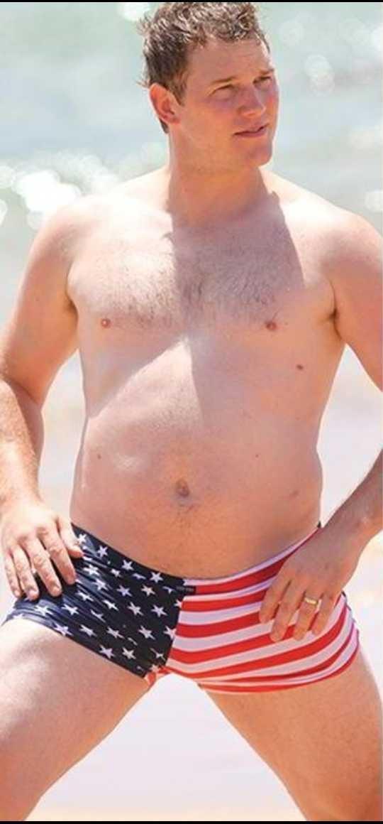 Which is the hotter Chris Pratt - chubby Chris or muscular Chris??