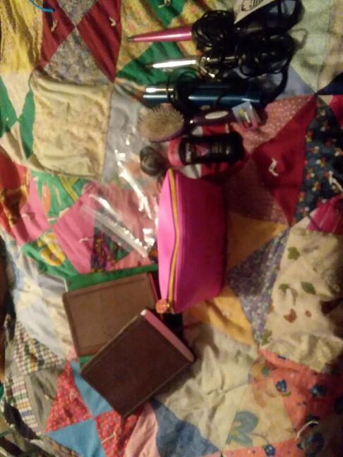 Would the airport tsa let u carry these items on the carry on if it is in a bag?
