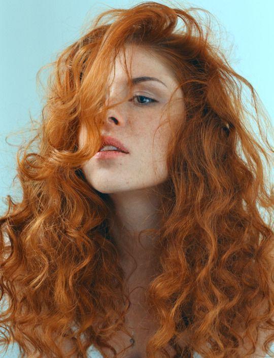 Which woman would you find more attracive?