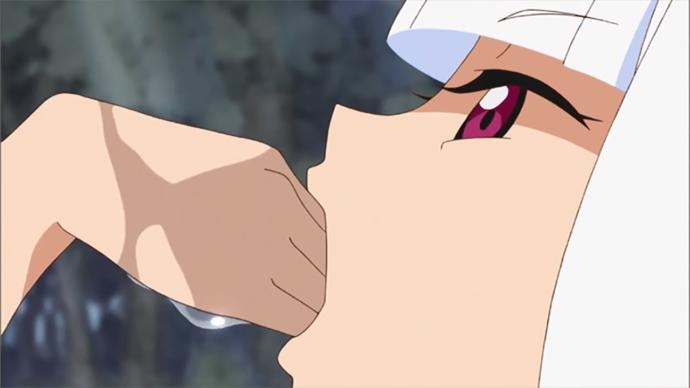 Can you fit your hand into your mouth?