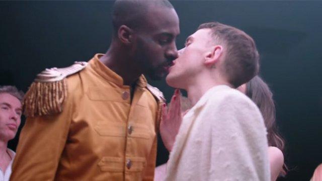 Is it acceptable for 2 gay men to kiss in public?
