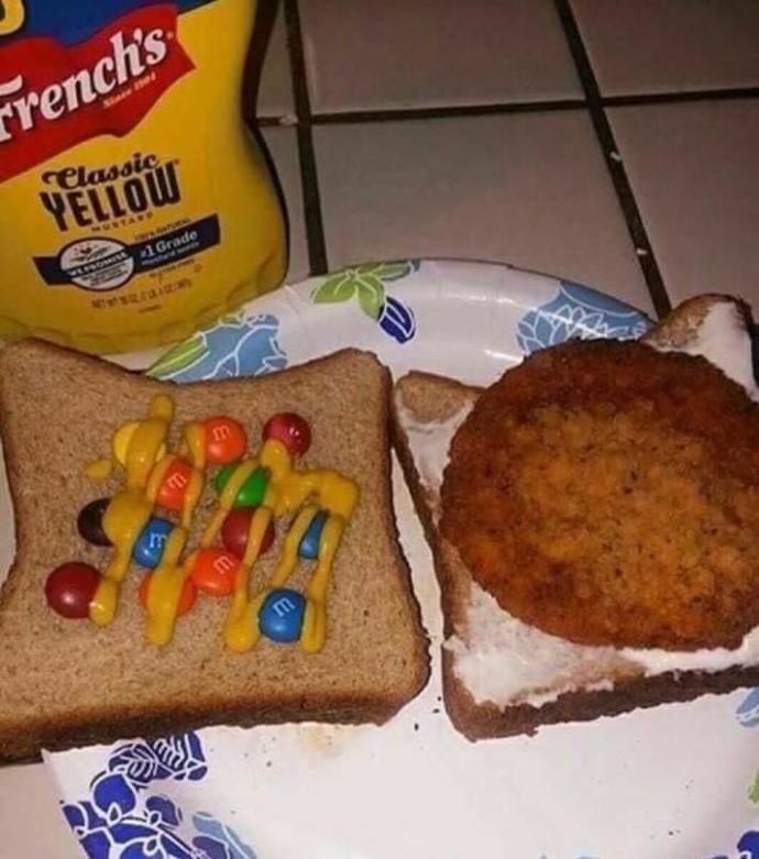Did this person sandwich correctly?