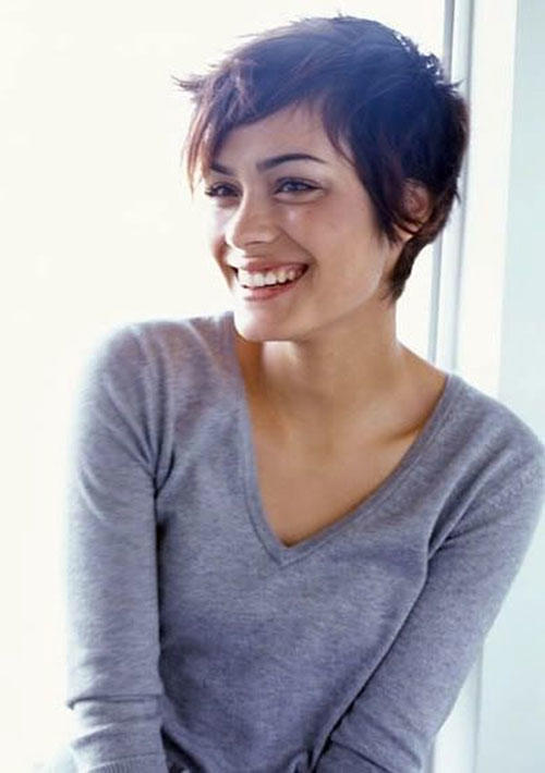Do you prefer long hair or short hair on a girl?