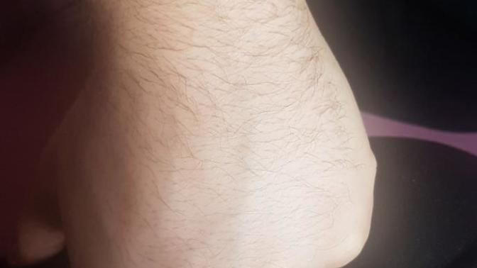 What do you think about such hairy hands? Does it look so bad or is it natural look?