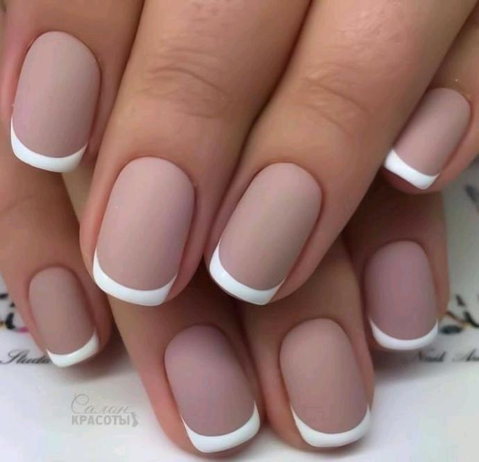 My friend is wondering for prom if she should get gel or regular nail polish for a French manicure. Which is better?