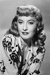Classic Hollywood movie fans, who are your top 5 favorite actresses (females for the reading impaired) from Hollywood's 