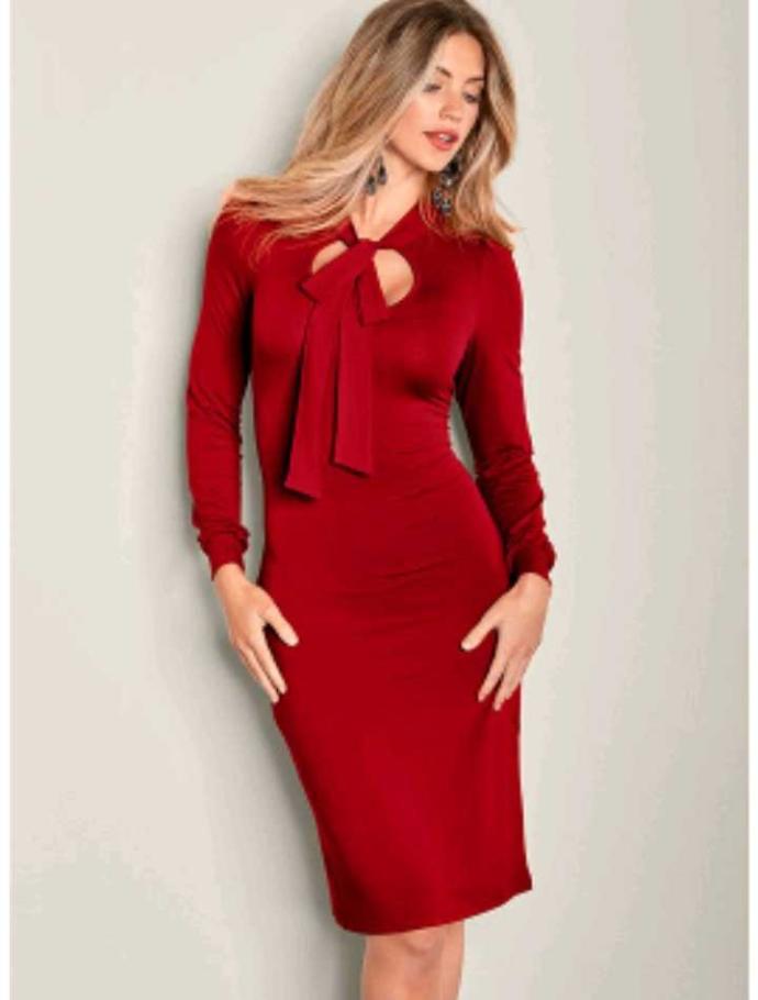 do guys like red dresses Guys, what do you think of a girl in a red dress?