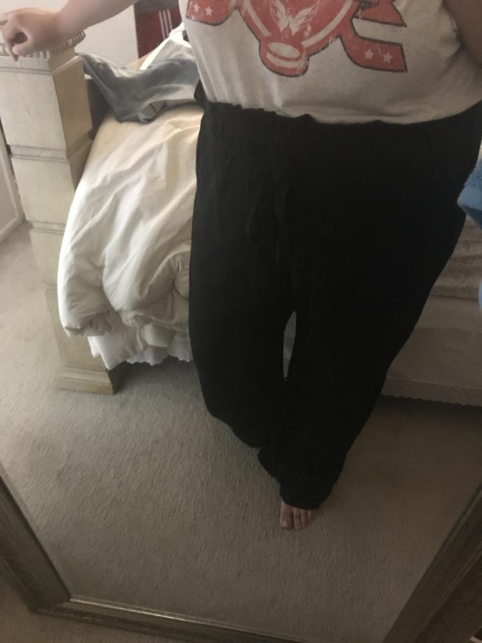 Do you think these Apple π bottoms Look too big on me compared to how they are suppose to fit?