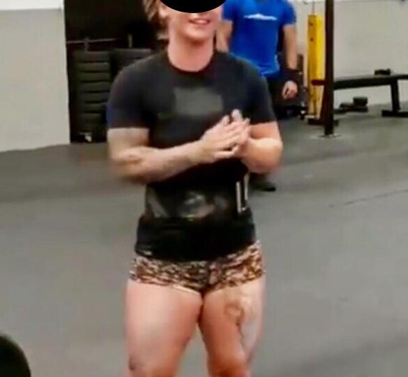Does this guy have a nice body or do you think he kinda looks physically weak?