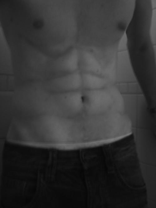 Girls, Dad body or abs?