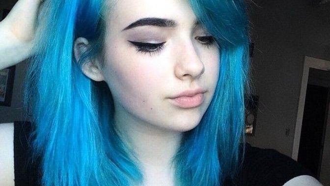 Do you like girls with unnatural coloured hair?
