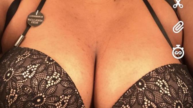 Girls, Does this bra fit?