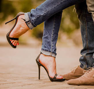 Girls, has a guys kiss ever made your leg lift?