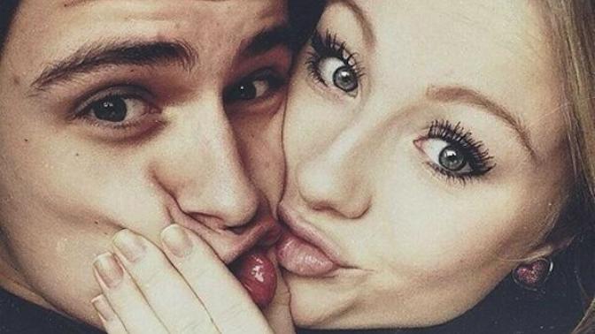 My boyfriend never wants to take pictures with me, should I be worried?