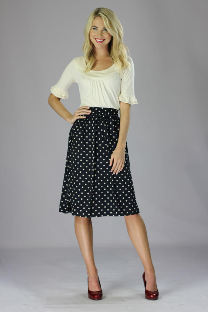 Video: Women's take on wearing a skirt, is wearing a skirt really this troublesome?