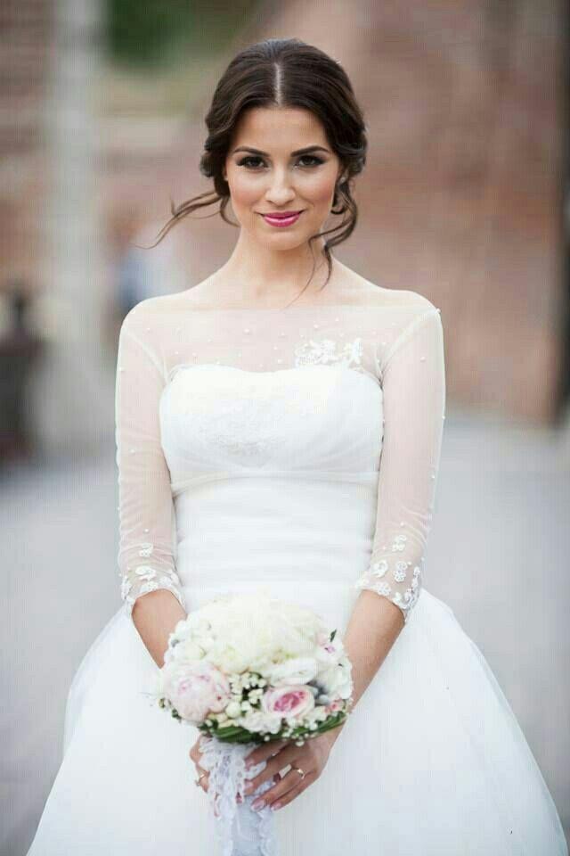 Is it true some guys see brunettes as marriage material and blondes just for fun/sex?