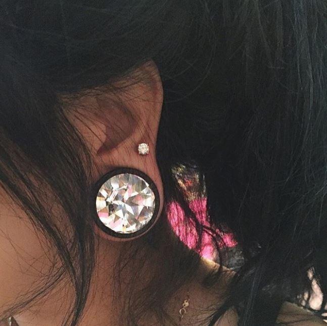 Do you like earrings?