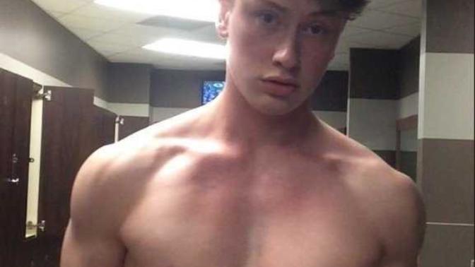 Personal fav pic, also letting my hair grow out again! Ratings welcomed?