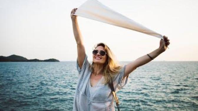 Why do some people try selling us the idea that being alone is great?