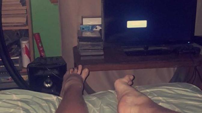 Rate my legs out of 10 leave an opinion?