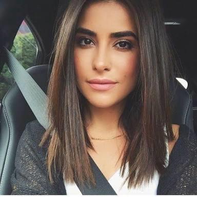 Which hairstyle do you prefer : Straight vs Wavy?
