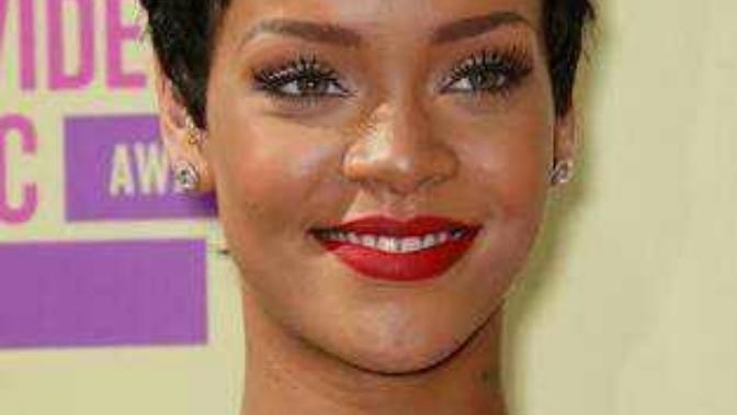 Which celebrity do u think looks good in short hair cut?