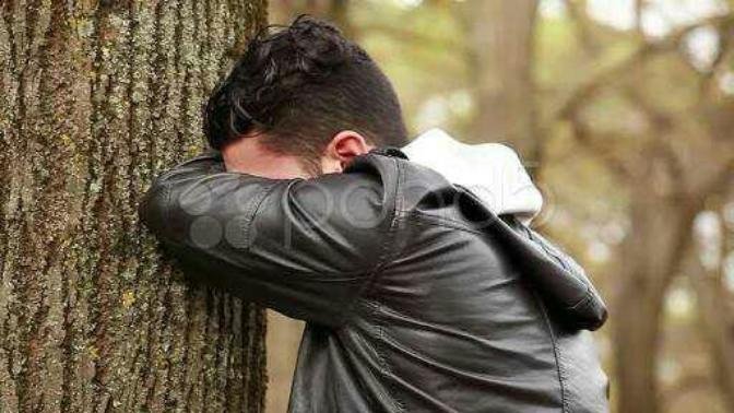 Why do few girls look at me secretly and behaves like nothing has happened when I look at them?