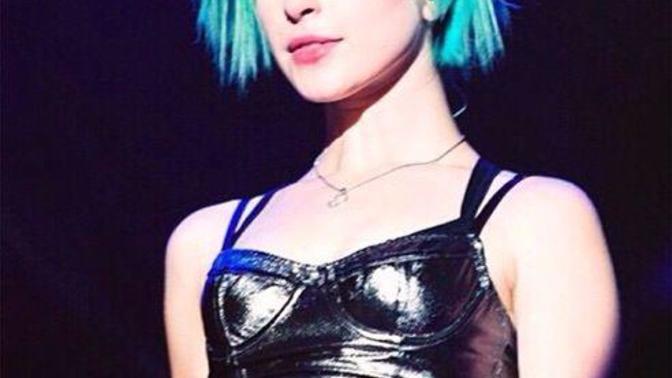 Which of the following Rock chicks is the sexiest?