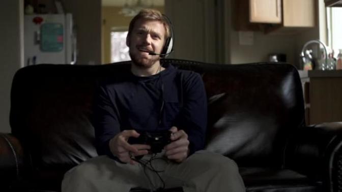 How can a gamer guy attract girls?