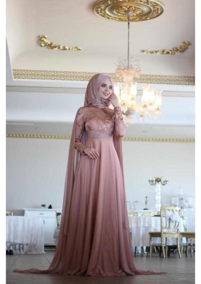 Which dress is better for my cousin's Wedding ?