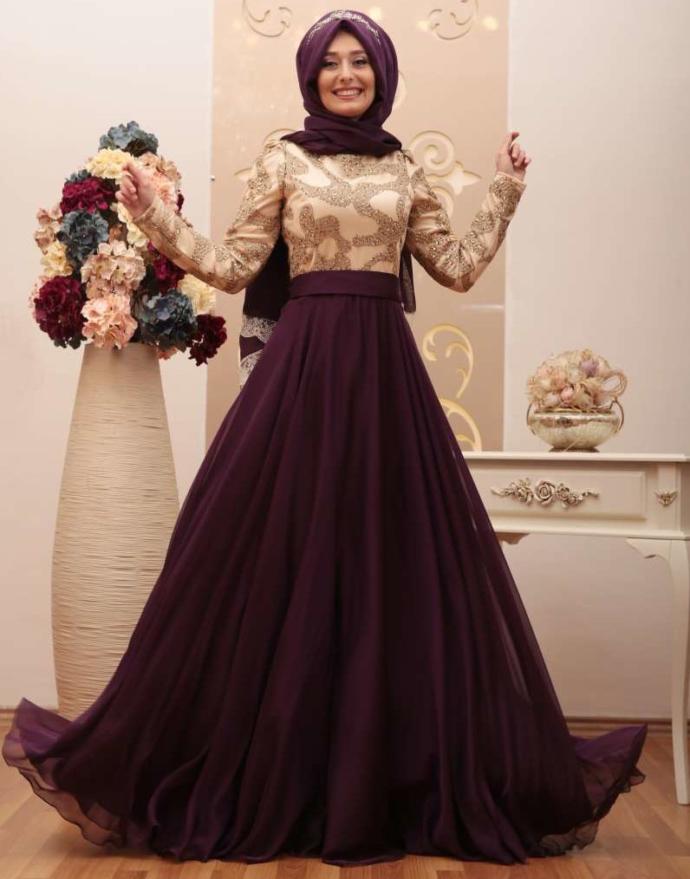 Which dress is better for my cousin's Wedding ?