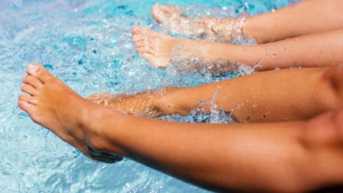 For those with sensitive skin: Which is the best self tanner that won't irritate your skin or cause a rash?