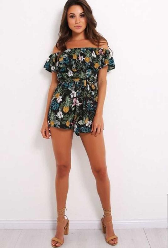 Is this a good outfit for a hawaiian-themed party?
