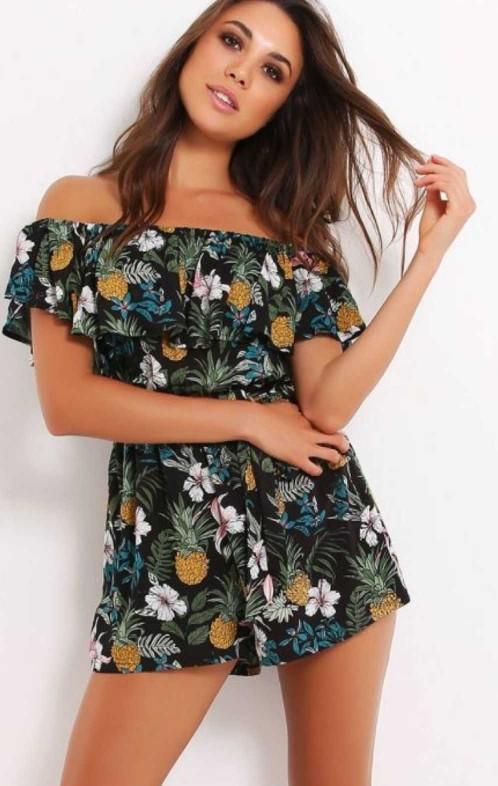 Is this a good outfit for a hawaiian-themed party?