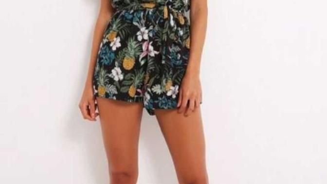 Is this a good outfit for a hawaiian-themed party?