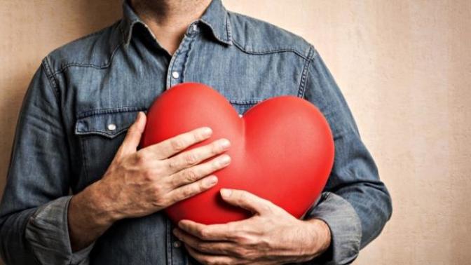 Can a man be selfish and romantic? is it normal?