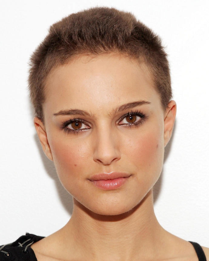 Do you prefer thin, full or medium sized lips? GirlsAskGuys