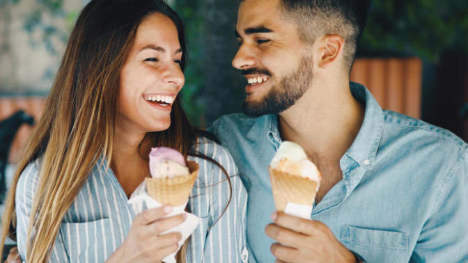 Guys, what do you like a girl to wear on the first date?