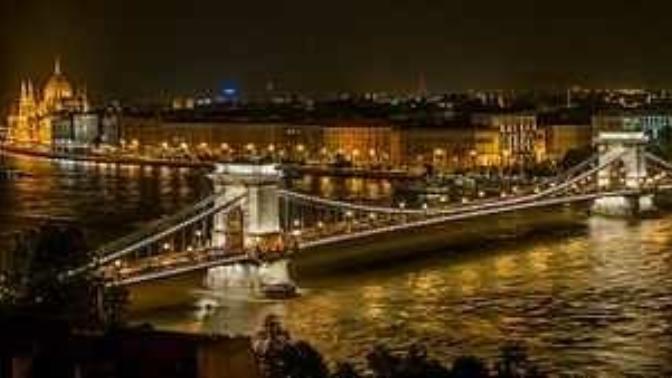 When is your favorite season to visit Budapest and why?